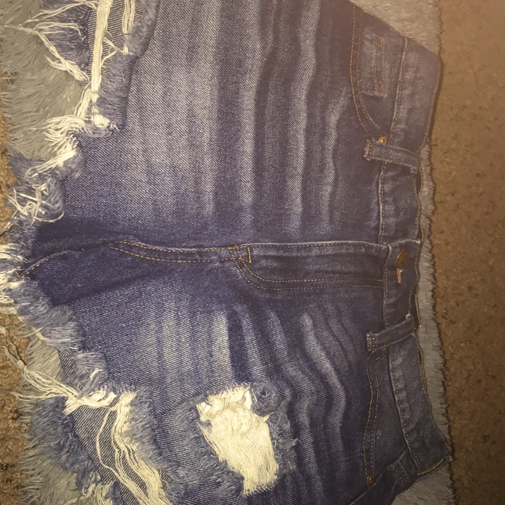 Jean ripped shorts